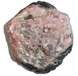 Pierre octogonale de rubis (macrocristal)