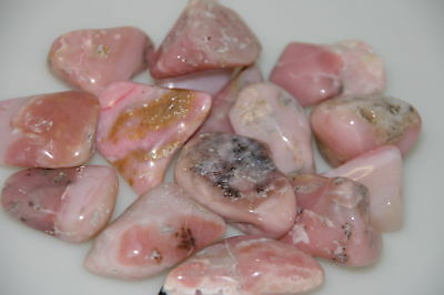 Pierre roulée d'opale rose